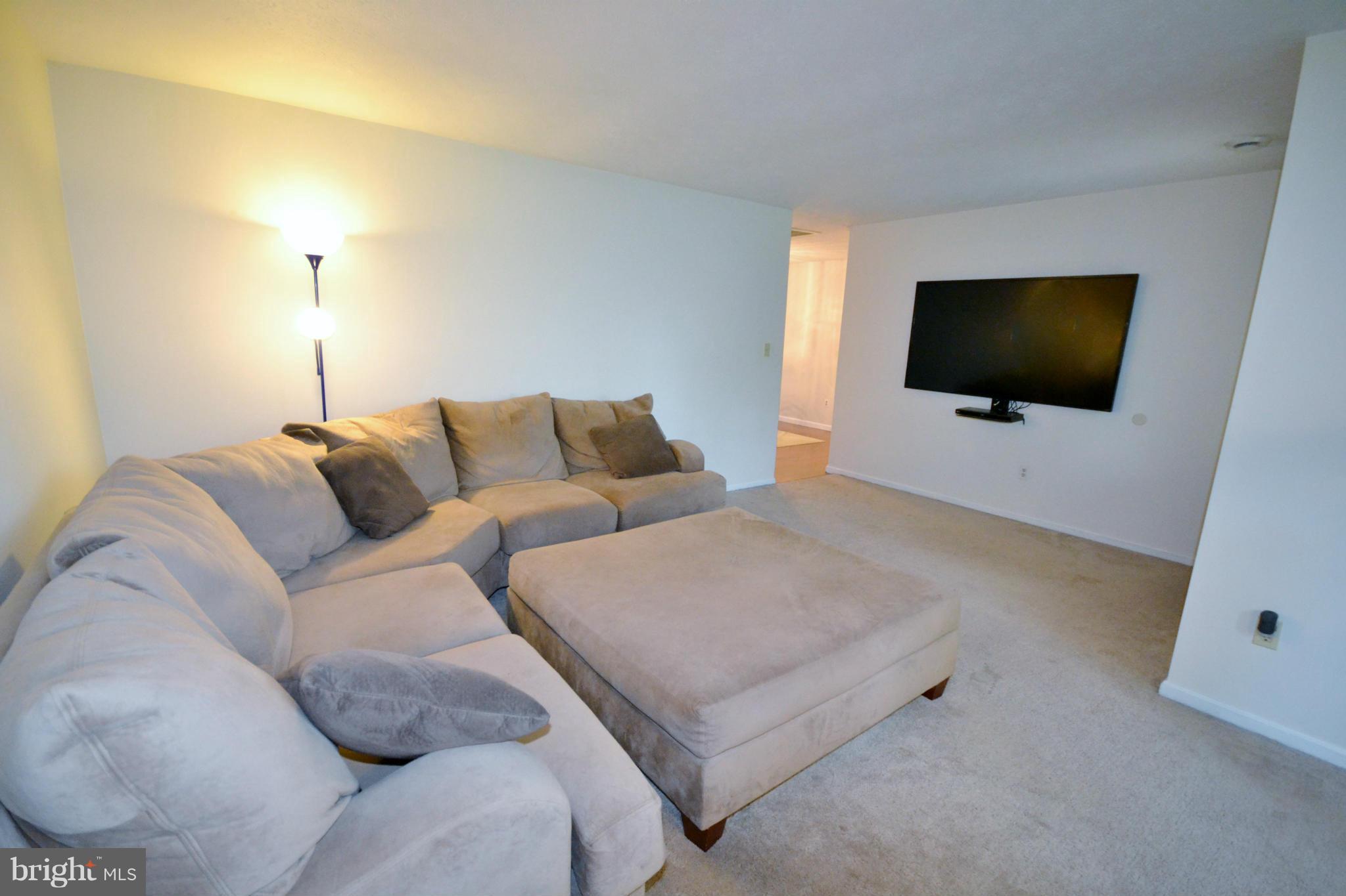 2714 Bachman Road Manchester, MD 21102 - Photo 3 of 30 Room for a large sectional!
