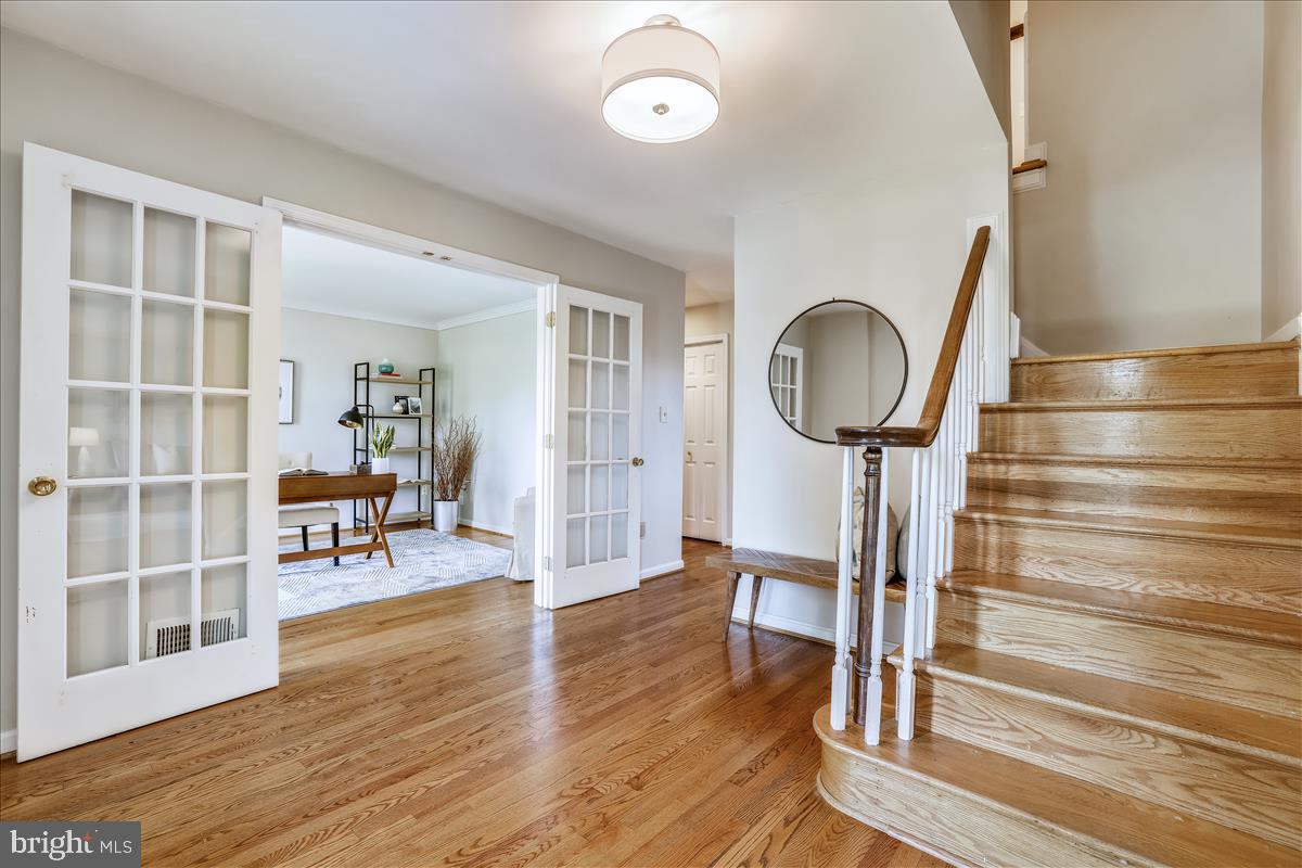 9920 Glenolden Drive Potomac, MD 20854 - Photo 2 of 41