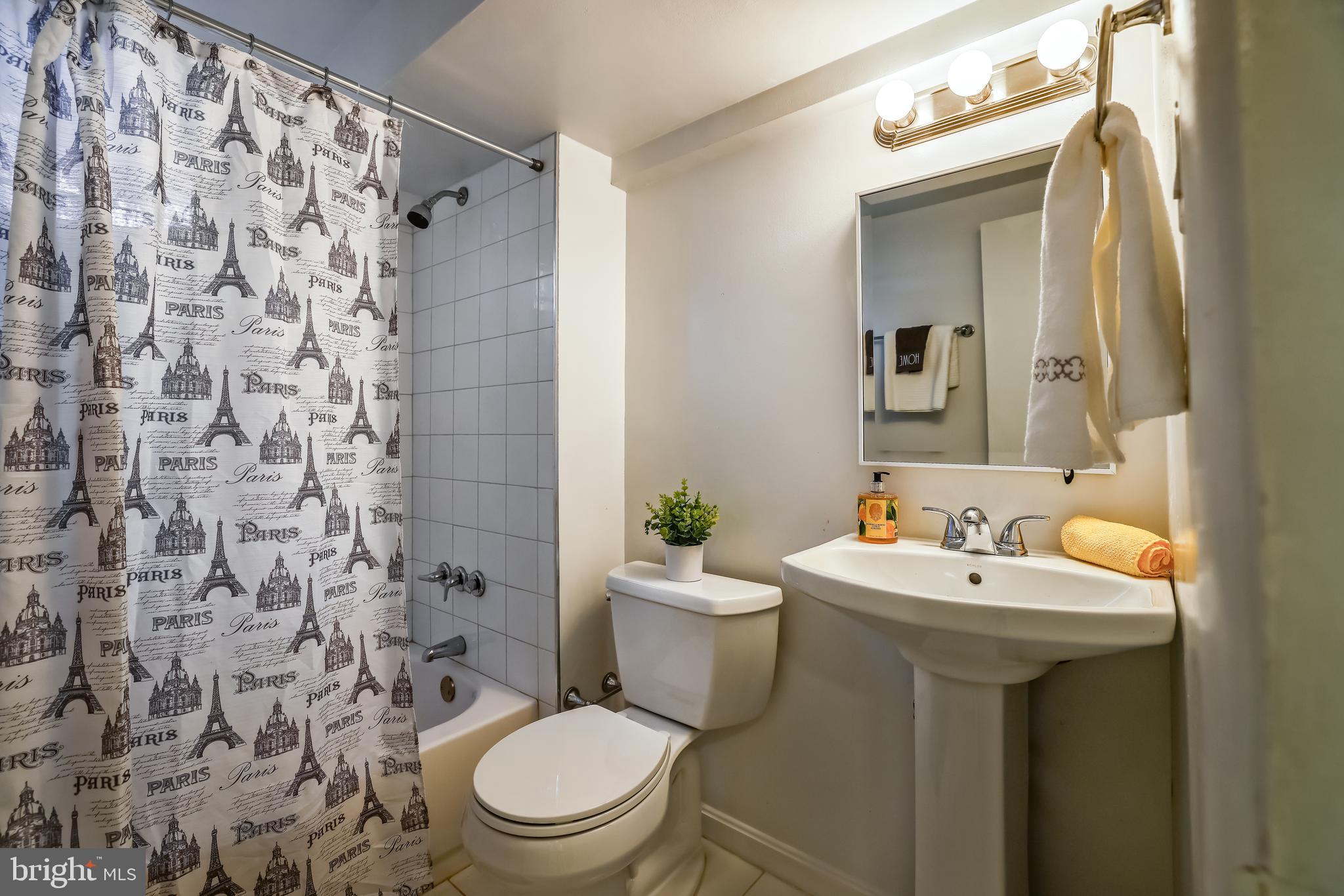 9920 Glenolden Drive Potomac, MD 20854 - Photo 31 of 41