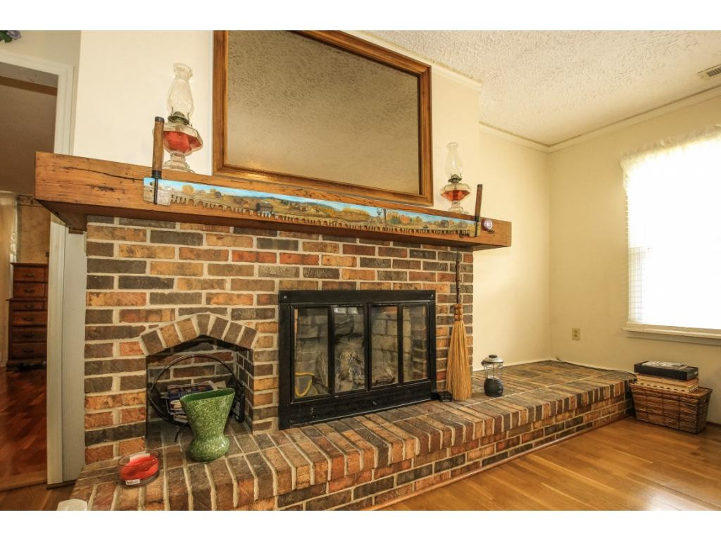 216 White Cove Road Unicoi, TN 37692 - Photo 8 of 36 Photo 8
