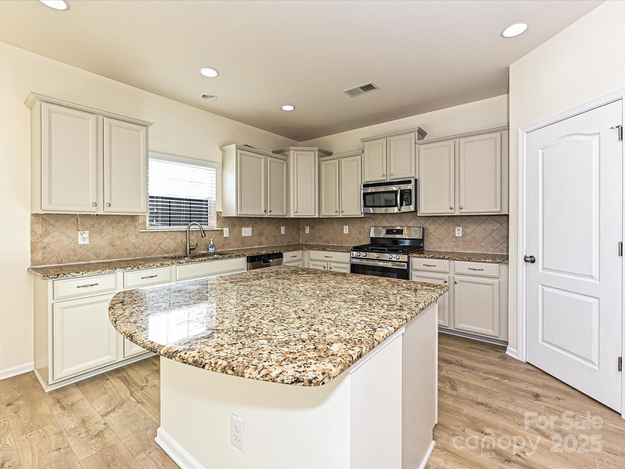 8875 Happiness Road Harrisburg, NC 28075 - Photo 16 of 43 Gallery Image 16