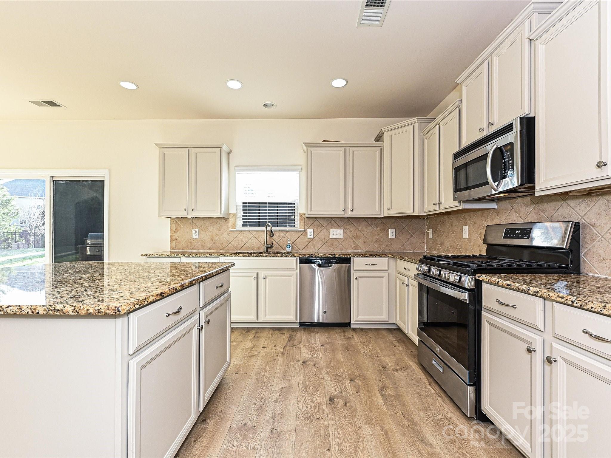8875 Happiness Road Harrisburg, NC 28075 - Photo 17 of 43 Gallery Image 17