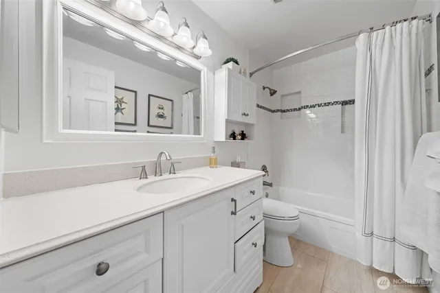 $585,000 | 65 Kirkland Avenue, Unit 202, Kirkland, WA 98033