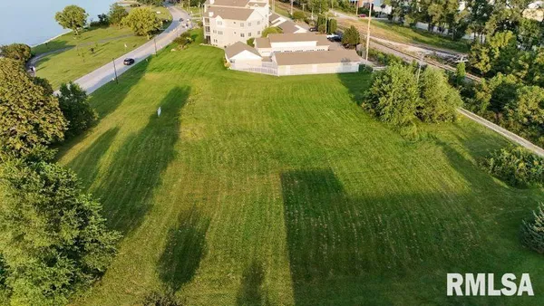 a view of an outdoor space