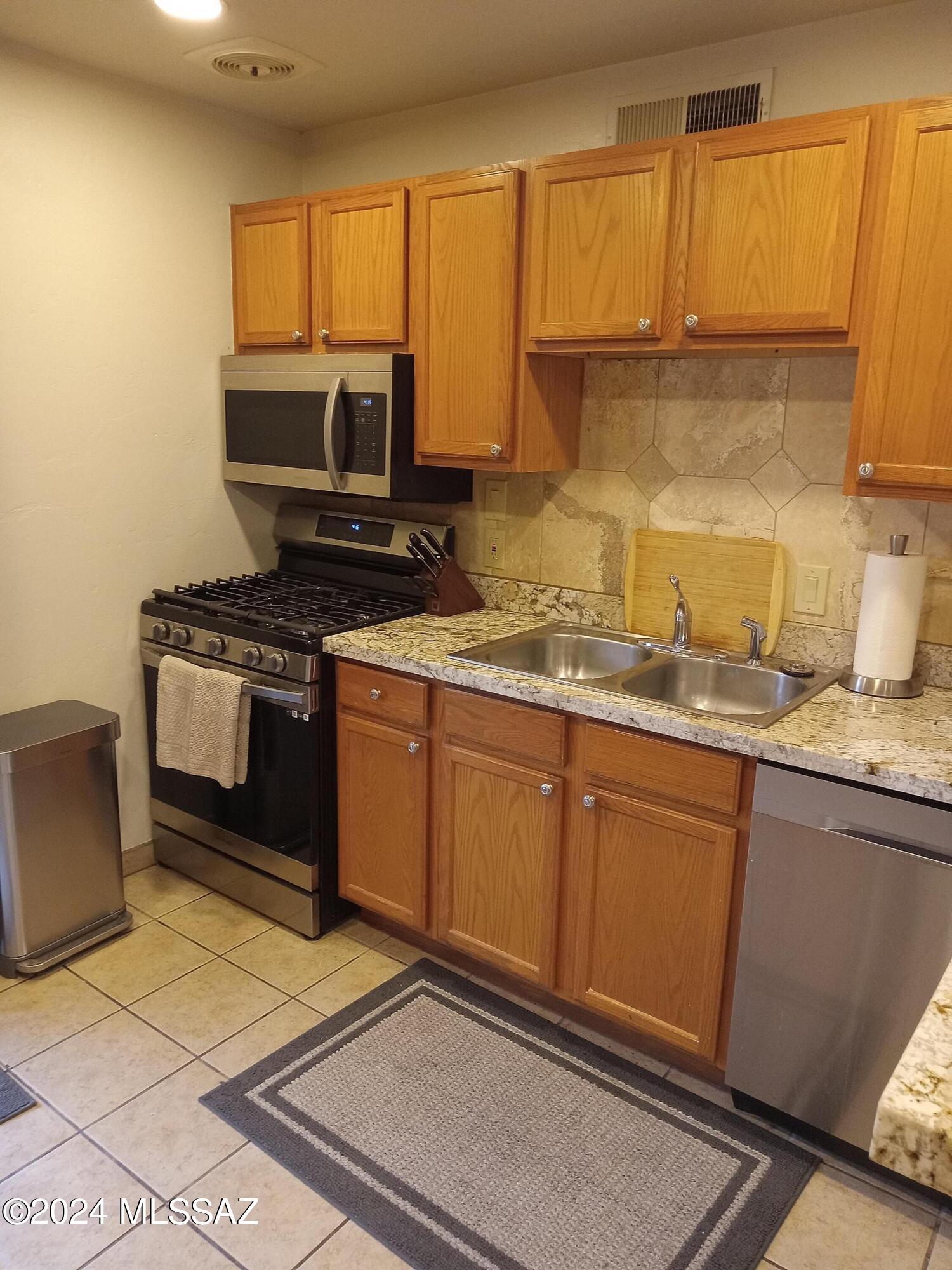 350 North Silverbell Road, Unit 83 Tucson, AZ 85745 - Photo 4 of 49 Gallery Image 4