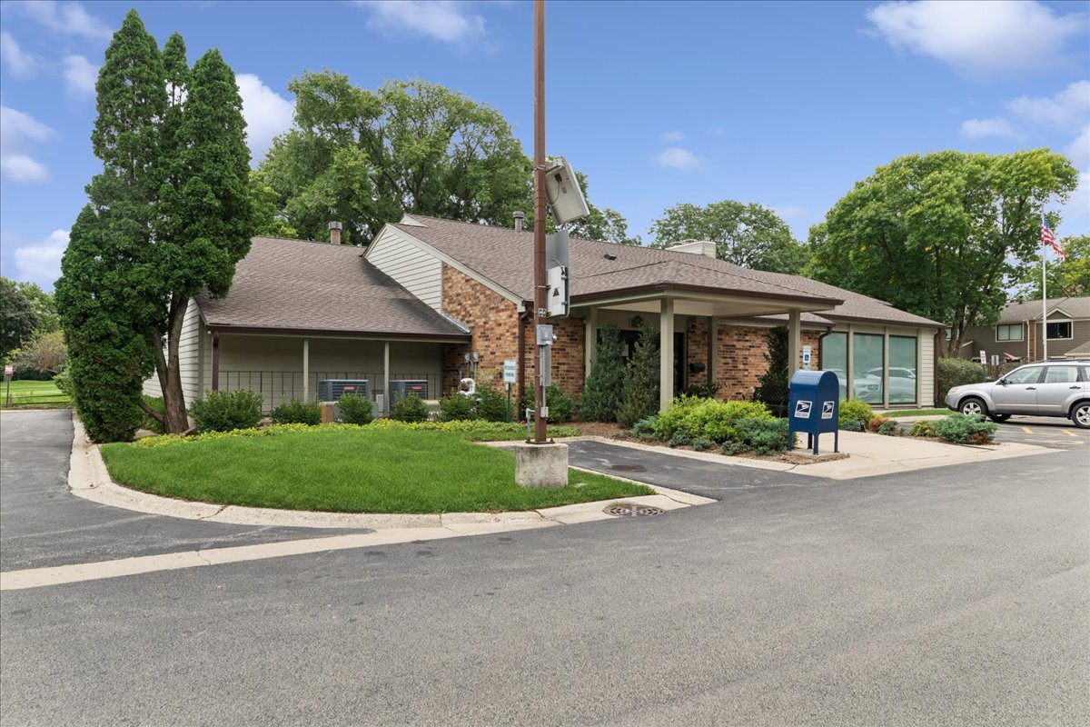 1400 North Elmhurst Road, Unit 318 Mount Prospect, IL 60056 - Photo 18 of 28 Gallery Image 18