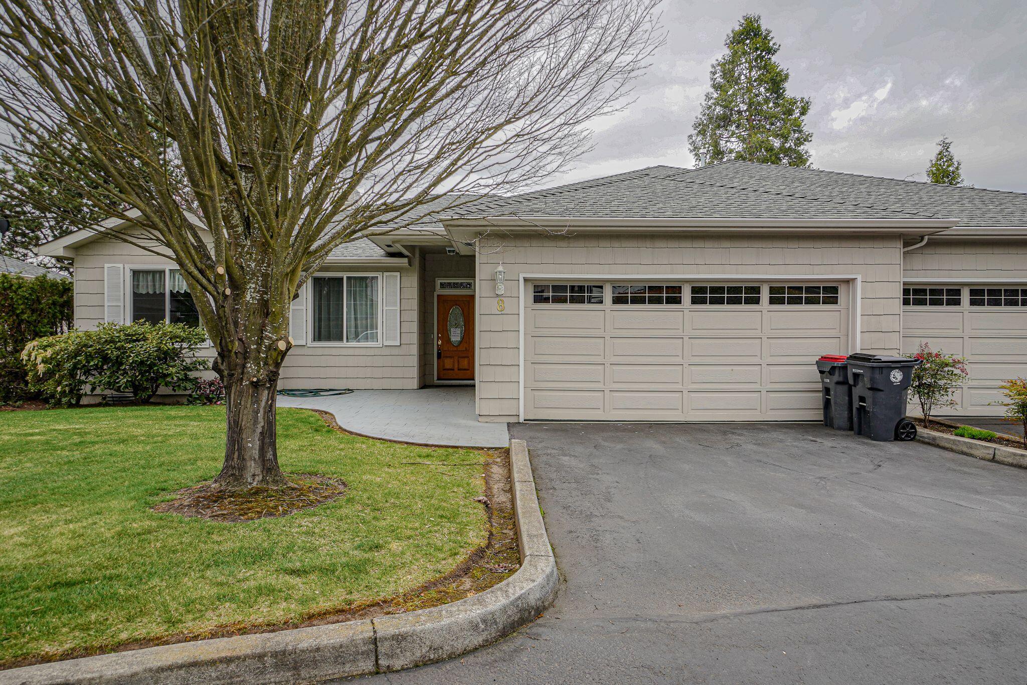 2398 Springbrook Road, Unit 8 Medford, OR 97504 - Photo 2 of 18 hmdT2LZw