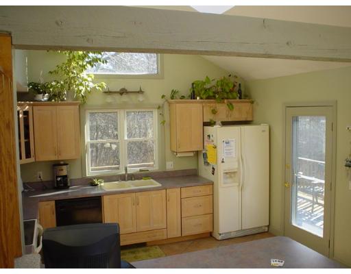 28 Thomas Road Berkley, MA 02779 - Photo 4 of 13 Gallery Image 4