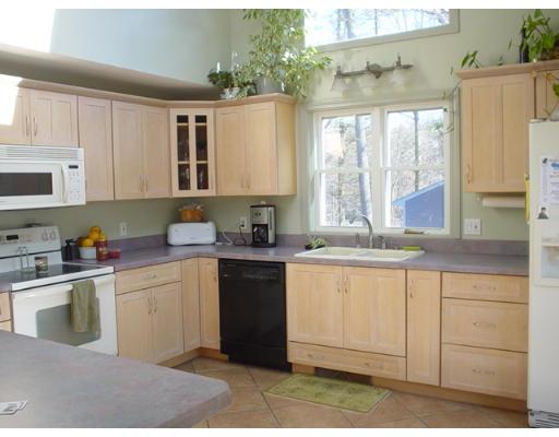 28 Thomas Road Berkley, MA 02779 - Photo 5 of 13 Gallery Image 5