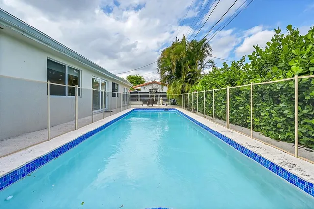 $850,000 | 521 Southwest 40th Court, Coral Gables, FL 33134