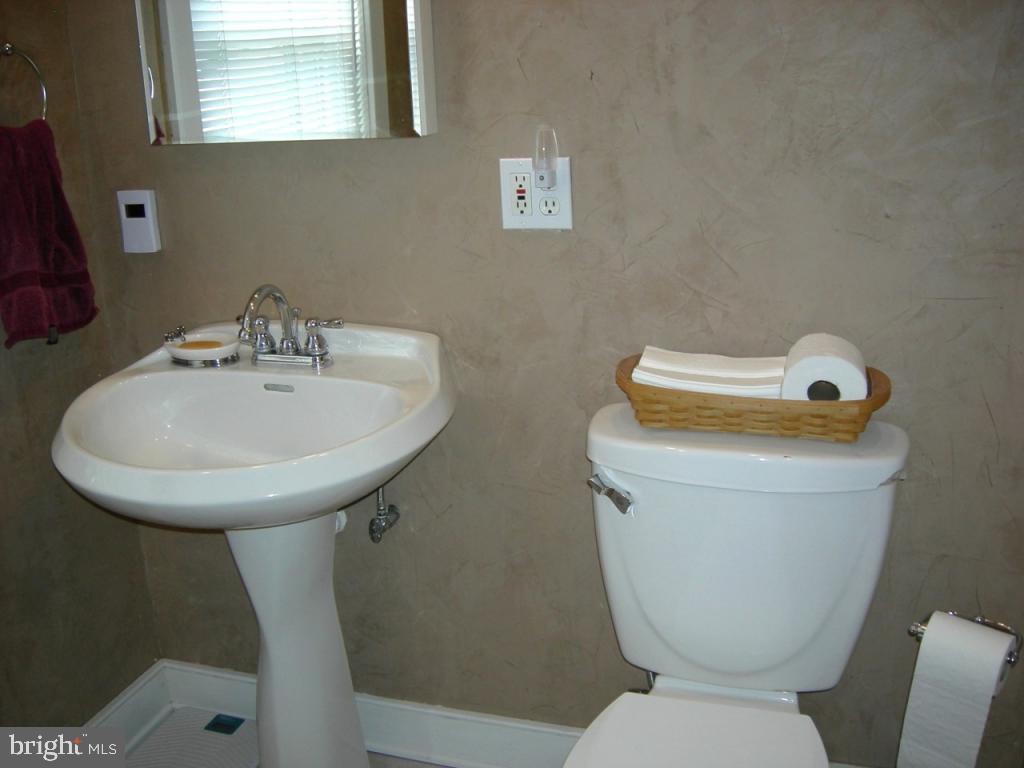 925 Rohrerstown Road Lancaster, PA 17601 - Photo 11 of 13 Gallery Image 11
