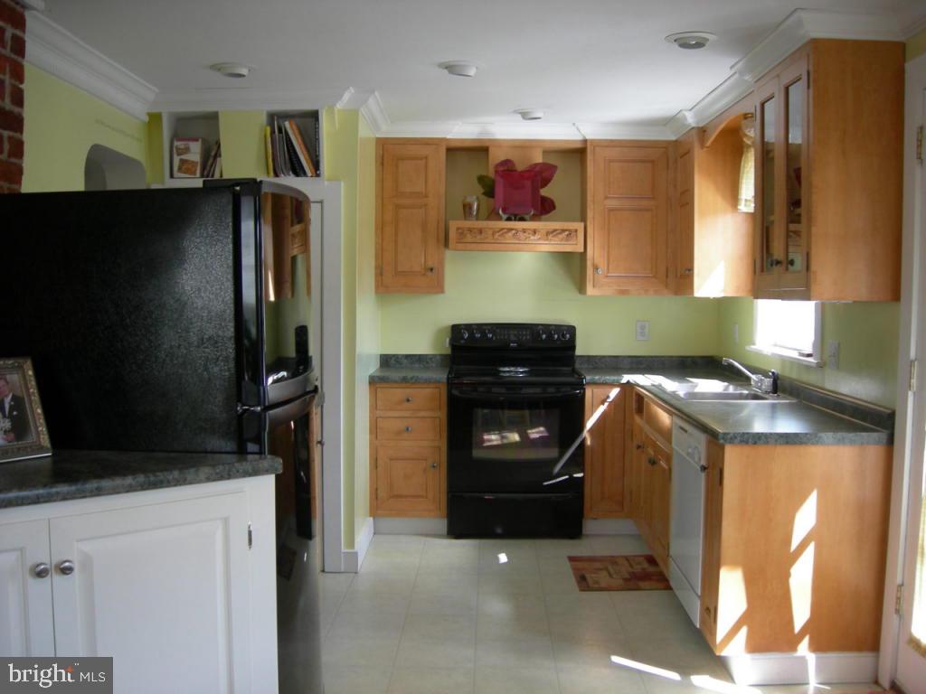 925 Rohrerstown Road Lancaster, PA 17601 - Photo 7 of 13 Gallery Image 7