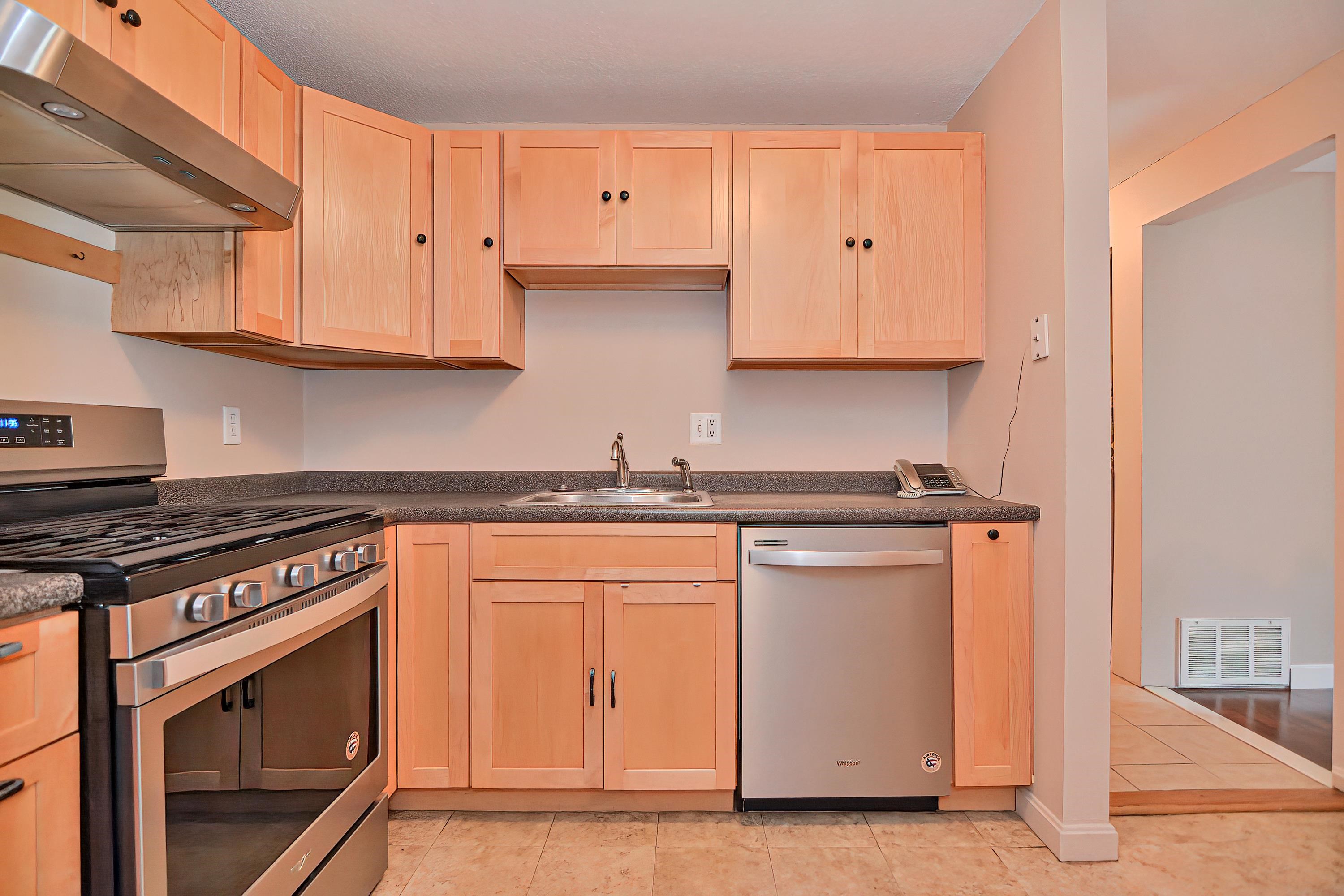6 Brookside Drive, Unit 6 Exeter, NH 03833 - Photo 11 of 29 Gallery Image 11