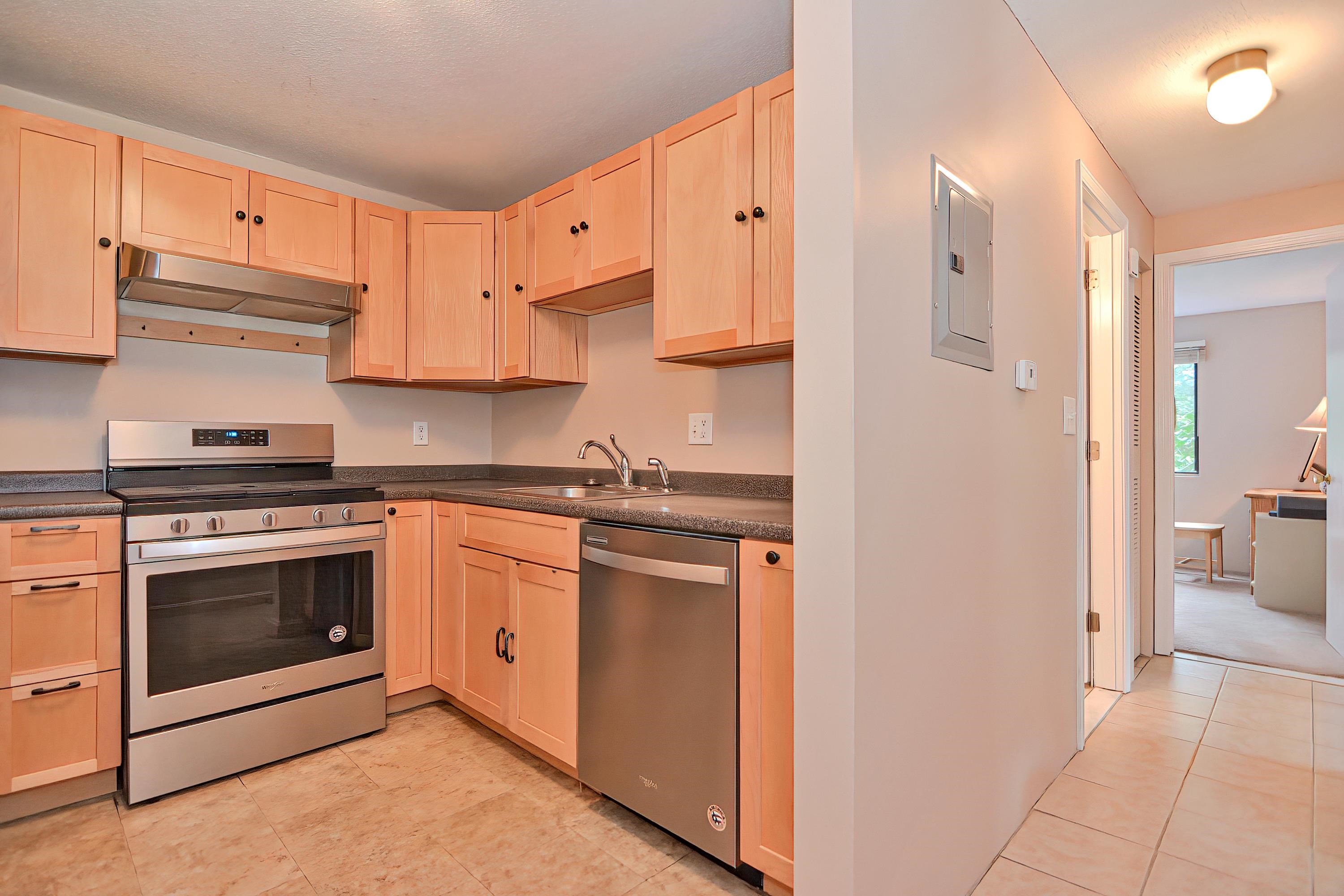 6 Brookside Drive, Unit 6 Exeter, NH 03833 - Photo 12 of 29 Gallery Image 12