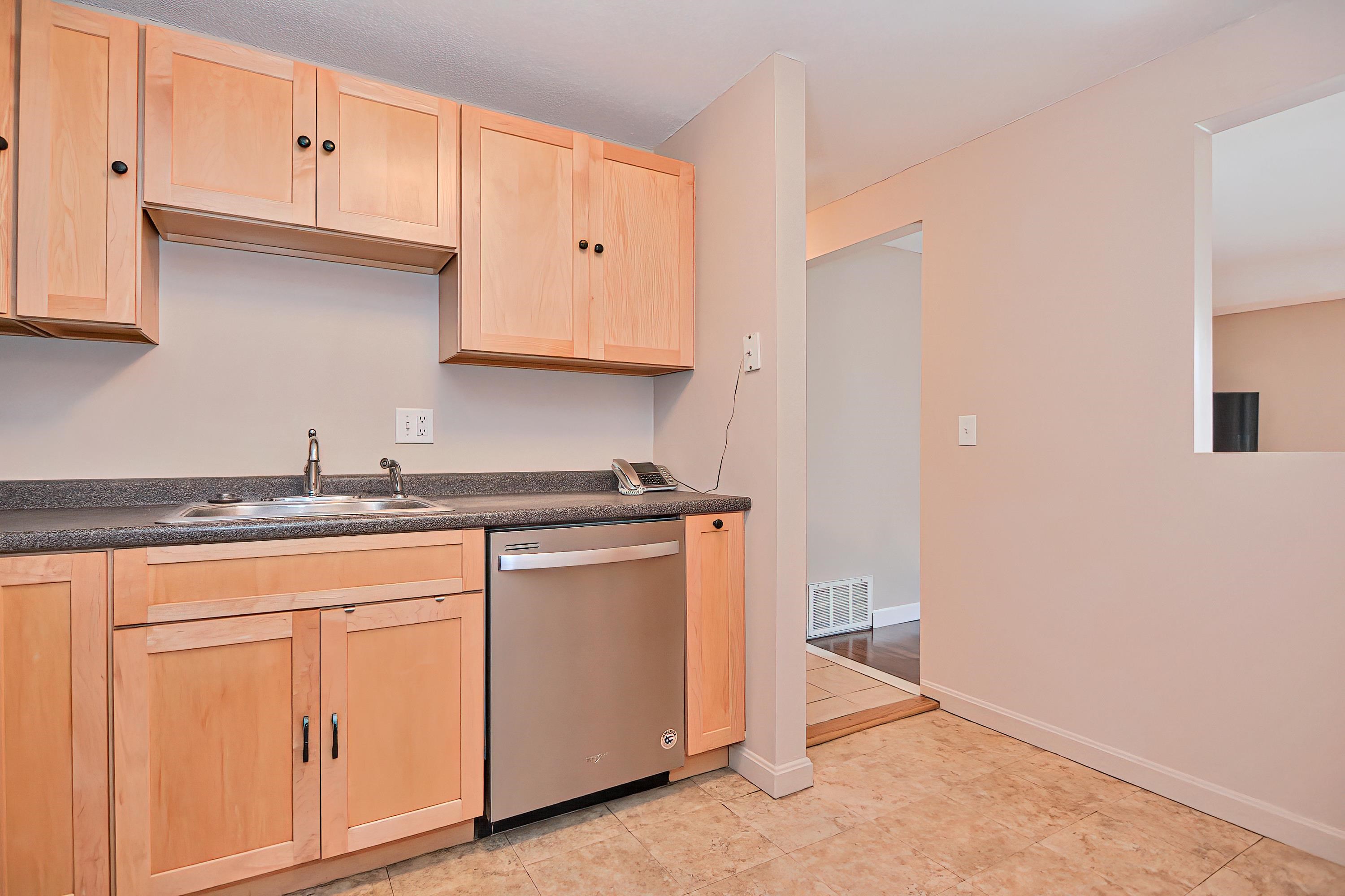 6 Brookside Drive, Unit 6 Exeter, NH 03833 - Photo 10 of 29 Gallery Image 10