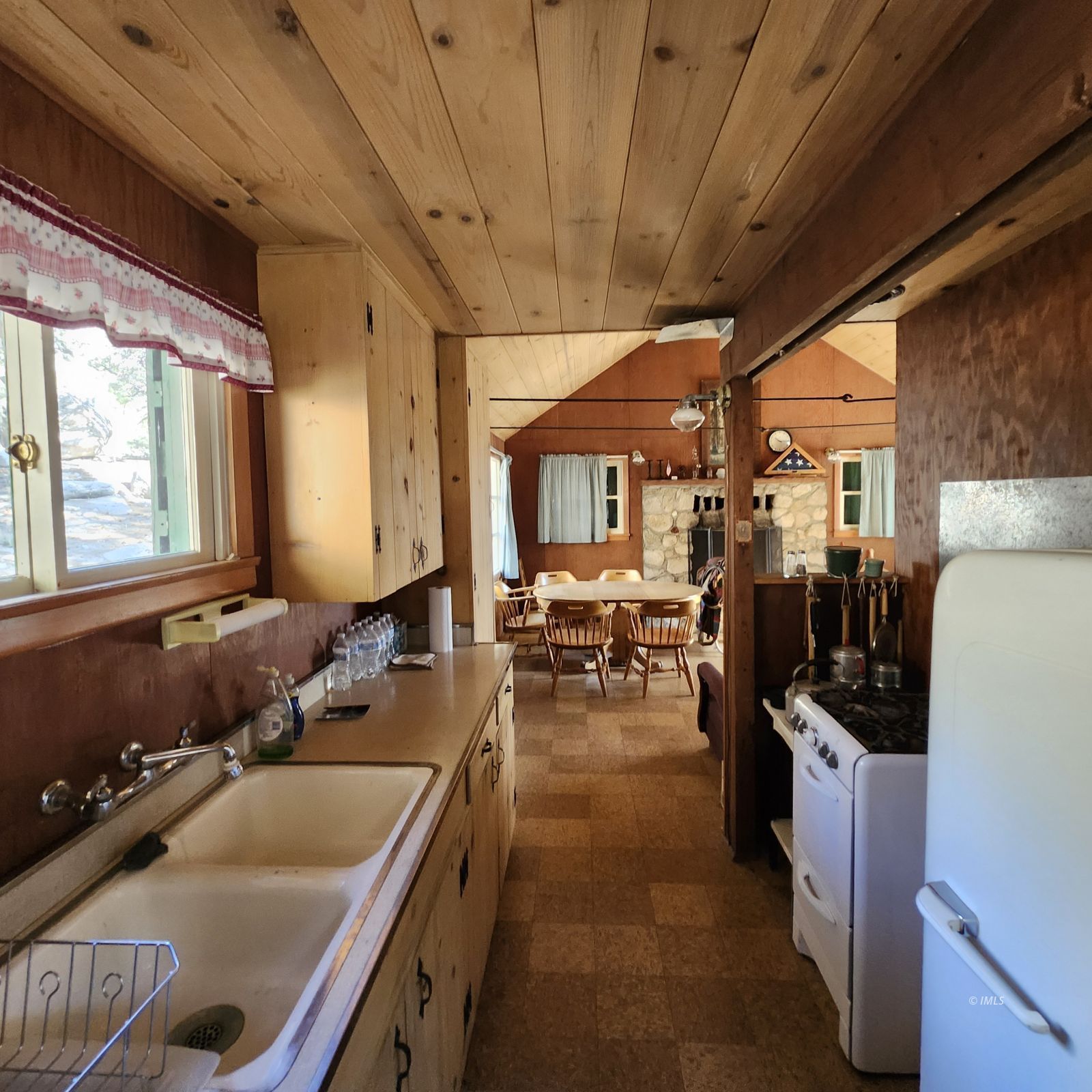 22 Whitney Portal Road Lone Pine, CA 93545 - Photo 13 of 32 Kitchen