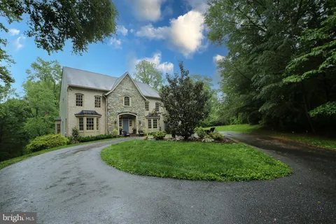$1,995,000 | 13101 Ridge Drive, Rockville, MD 20850