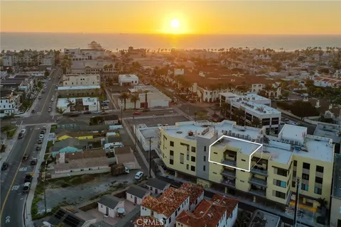 an aerial view of multiple house