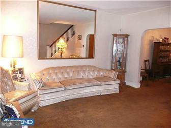 919 Kenmore Road Philadelphia, PA 19151 - Photo 2 of 12 Living Room