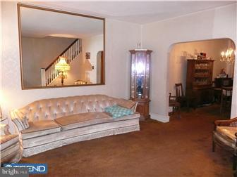 919 Kenmore Road Philadelphia, PA 19151 - Photo 3 of 12 Living Room
