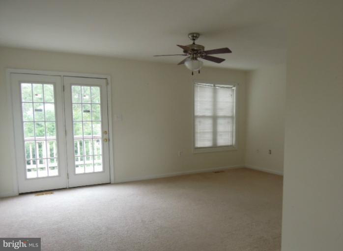 12 Hare Court Ranson, WV 25438 - Photo 10 of 24 Family Room