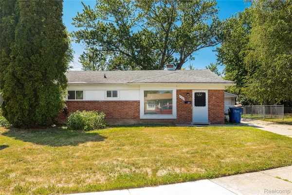 $149,900 | 21763 Dexter Court, Warren, MI 48089