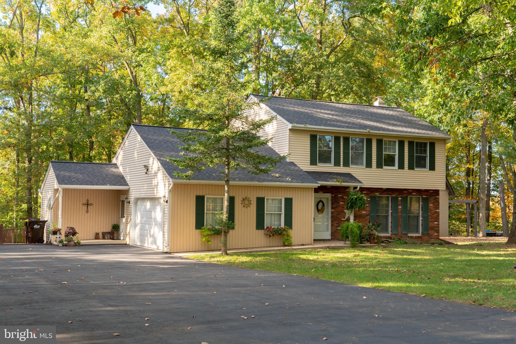 3265 Hillegass Road Pennsburg, PA 18073 - Photo 2 of 35