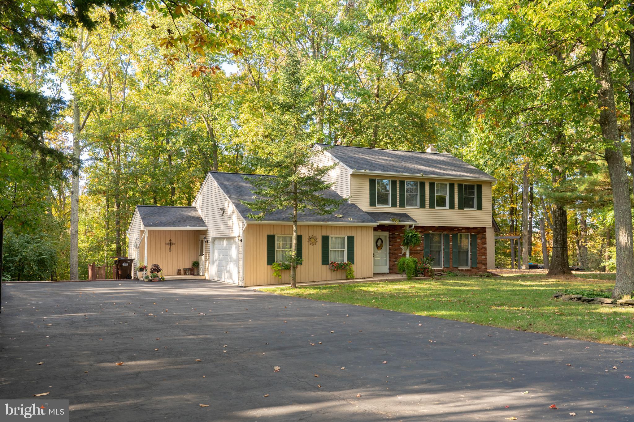 3265 Hillegass Road Pennsburg, PA 18073 - Photo 3 of 35