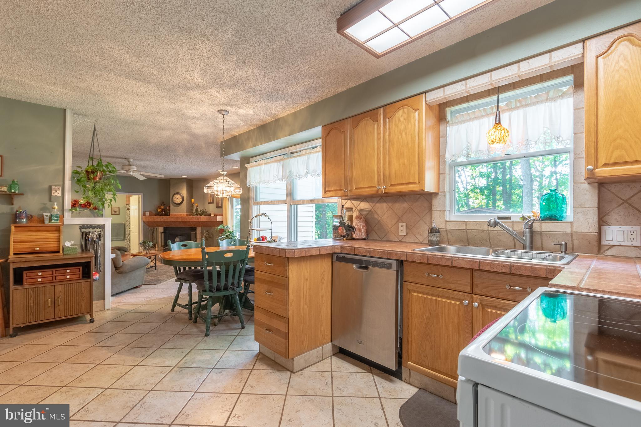 3265 Hillegass Road Pennsburg, PA 18073 - Photo 8 of 35