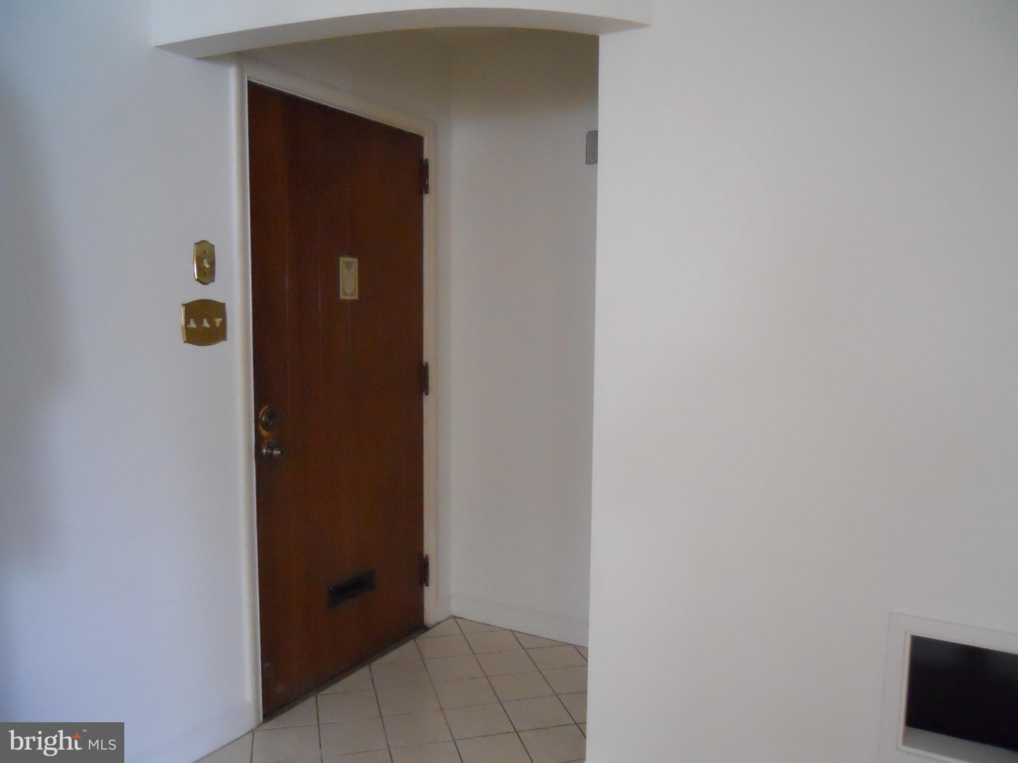 909 Brighton Avenue Reading, PA 19606 - Photo 14 of 35