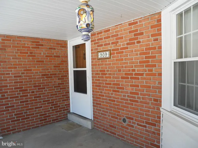 $325,000 | 909 Brighton Avenue, Reading, PA 19606