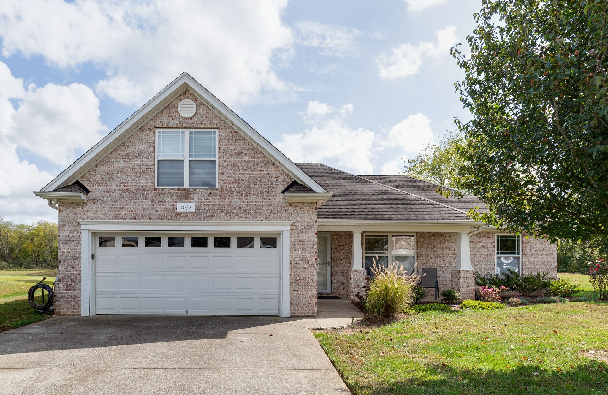 1037 Hummingbird Lane Spring Hill, TN 37174 - Photo 1 of 28 Gallery Image 1