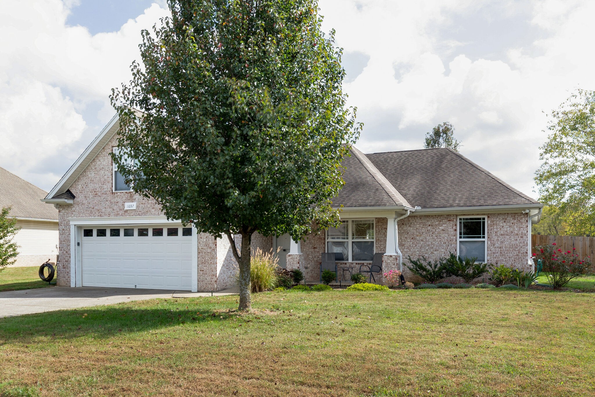 1037 Hummingbird Lane Spring Hill, TN 37174 - Photo 2 of 28 Gallery Image 2