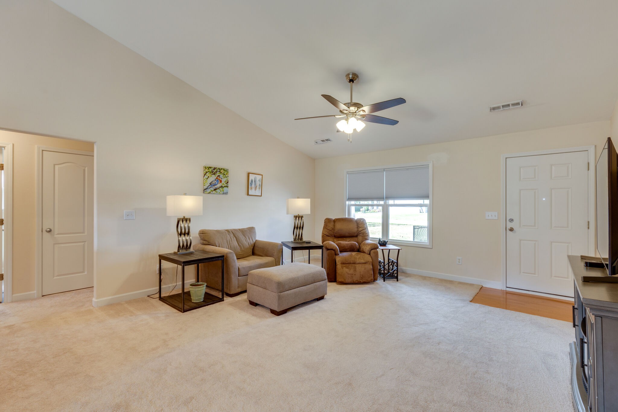 1037 Hummingbird Lane Spring Hill, TN 37174 - Photo 5 of 28 Gallery Image 5