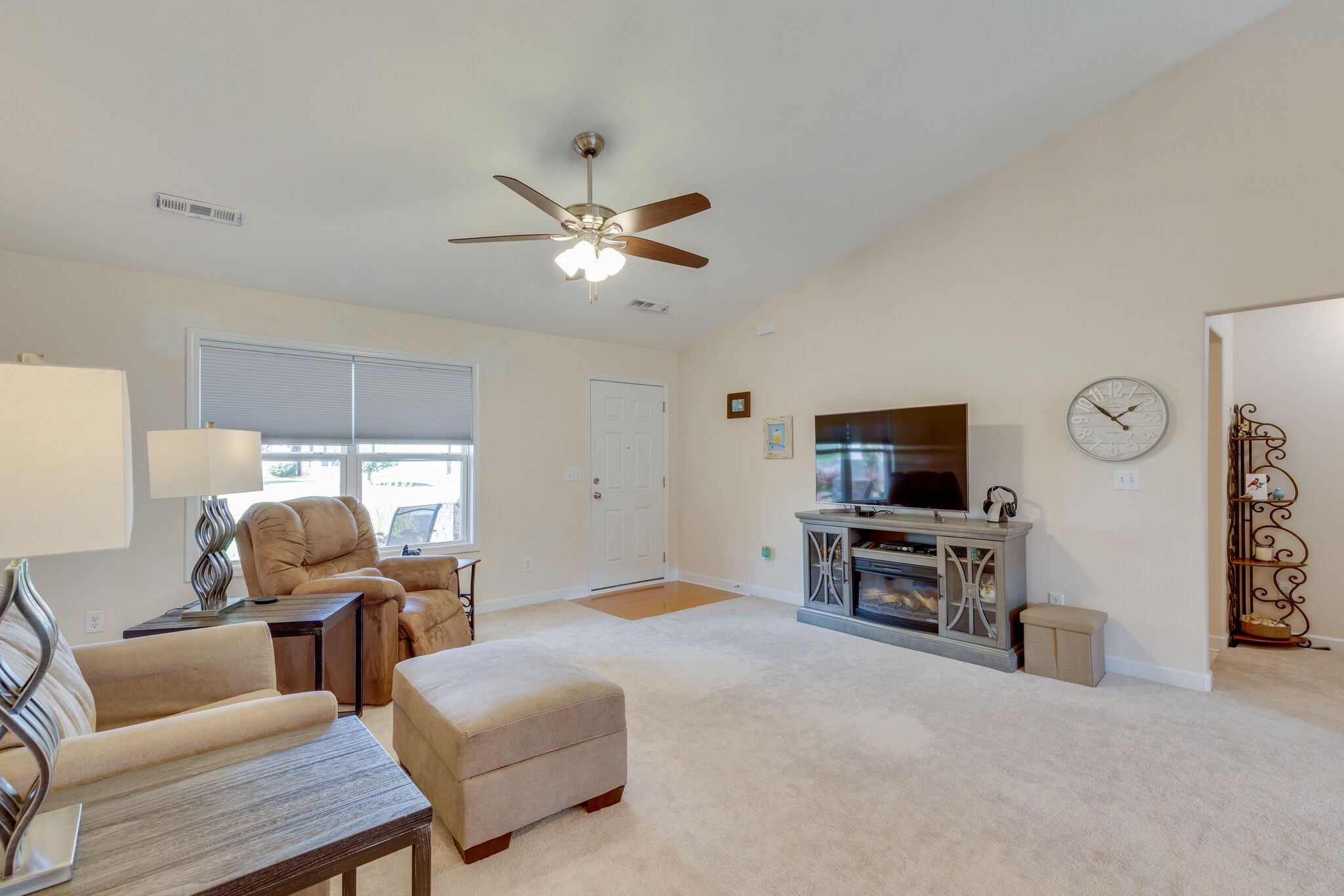 1037 Hummingbird Lane Spring Hill, TN 37174 - Photo 6 of 28 Gallery Image 6