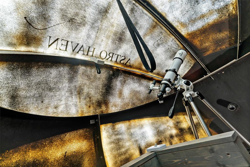 571 Hidden Lake Drive Powderly, TX 75473 - Photo 19 of 40 a view of sitting area