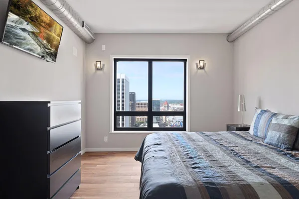 $335,000 | 168 6th Street East, Unit 2702, St. Paul, MN 55101