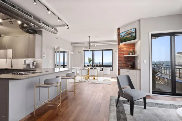 $335,000 | 168 6th Street East, Unit 2702, St. Paul, MN 55101