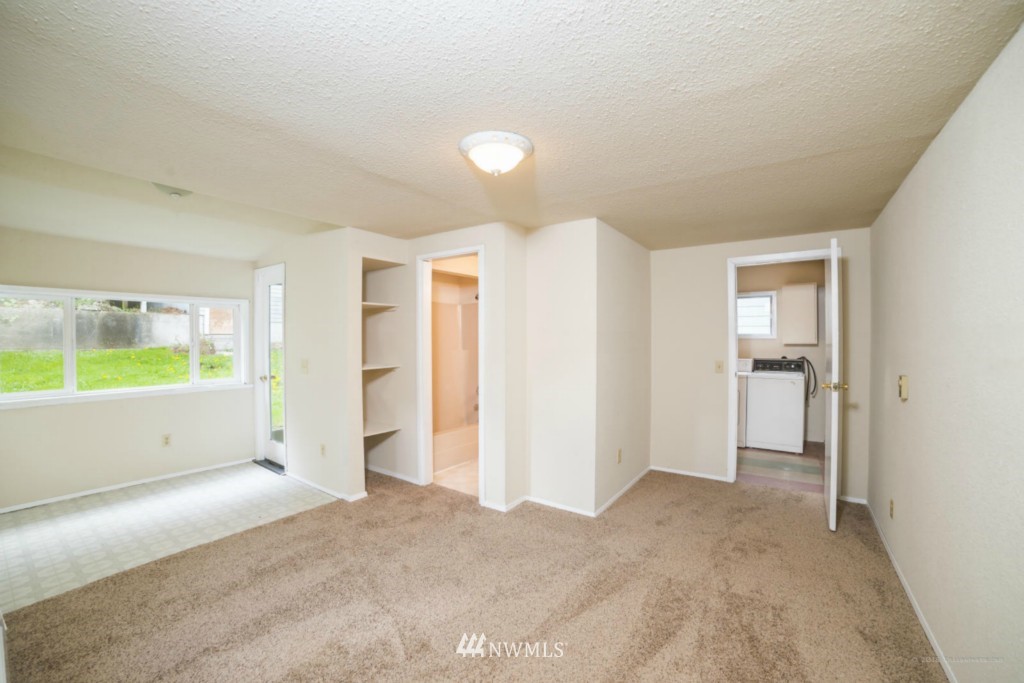 3316 Rucker Avenue Everett, WA 98201 - Photo 9 of 18