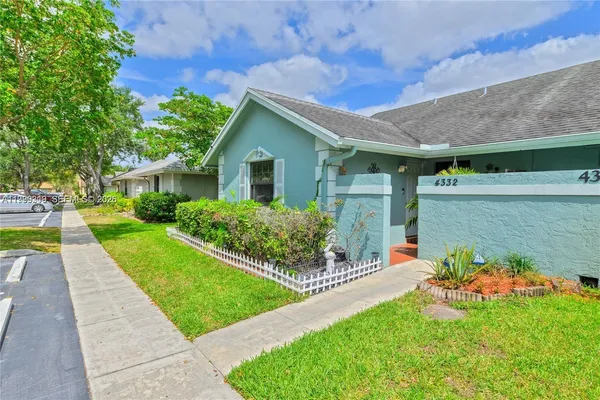$3,000 | 4332 Northwest 120th Lane, Sunrise, FL 33323