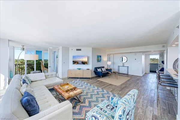$14,500 | 6361 Pelican Bay Boulevard, Unit 305, Naples, FL 34108