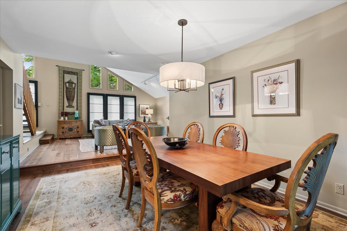 500 Parkview Place Burr Ridge, IL 60527 - Photo 5 of 43