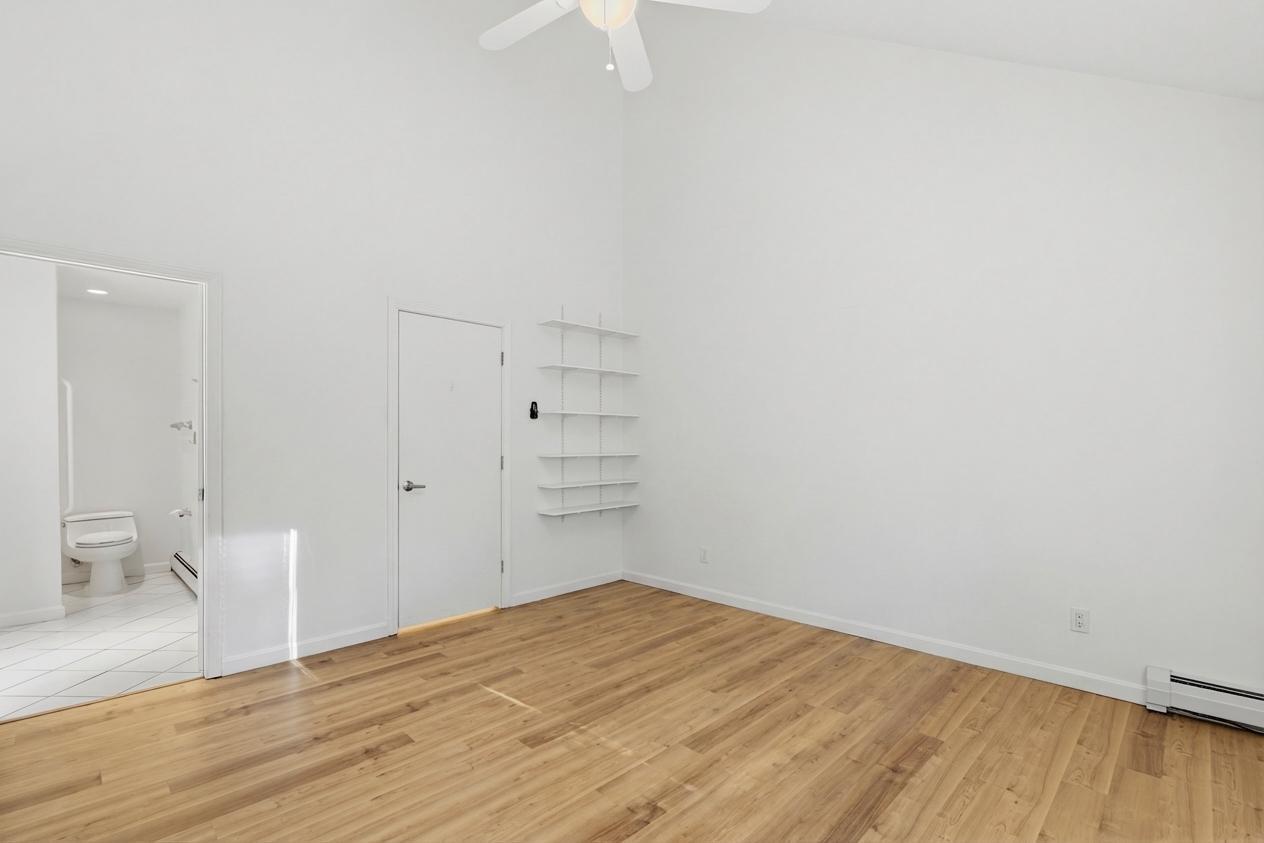 30 Meadow Lane, Unit 8 Freeport, ME 04032 - Photo 17 of 34 collov-ai_20260406145522_2ugkjp
