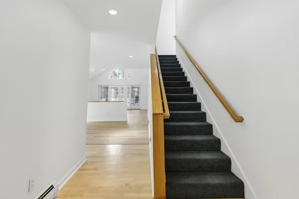 $529,900 | 30 Meadow Lane, Unit 8, Freeport, ME 04032