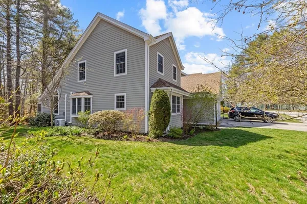 $529,900 | 30 Meadow Lane, Unit 8, Freeport, ME 04032