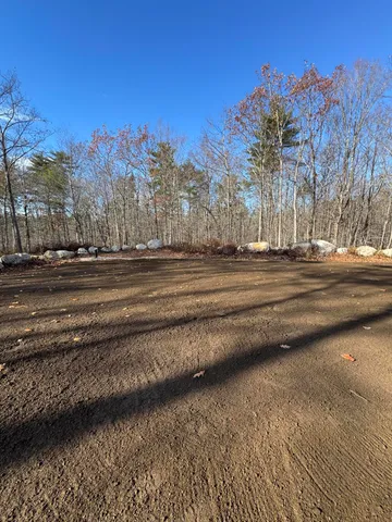 $525,000 | 17 Murray Drive, Raymond, ME 04071