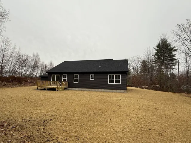 $525,000 | 17 Murray Drive, Raymond, ME 04071