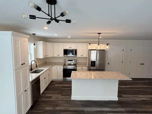 $525,000 | 17 Murray Drive, Raymond, ME 04071