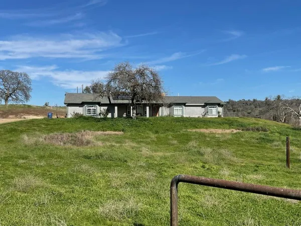 $529,000 | 35095 Rough Rider Way, Raymond, CA 93653