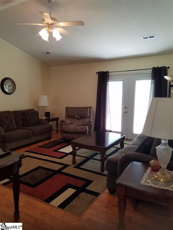2042 Fairview Road Fountain Inn, SC 29644 - Photo 10 of 33